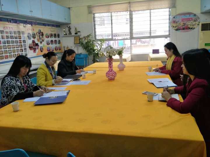 ��˸������������Ƭ��ǣͷ԰ѧ�ڳ�����ۻ�