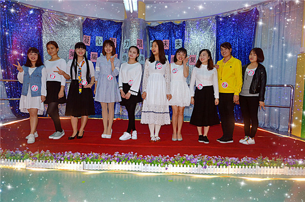 ���ľ�����������δ�������ڰ˽��һ������������ϯ԰�ڸ���