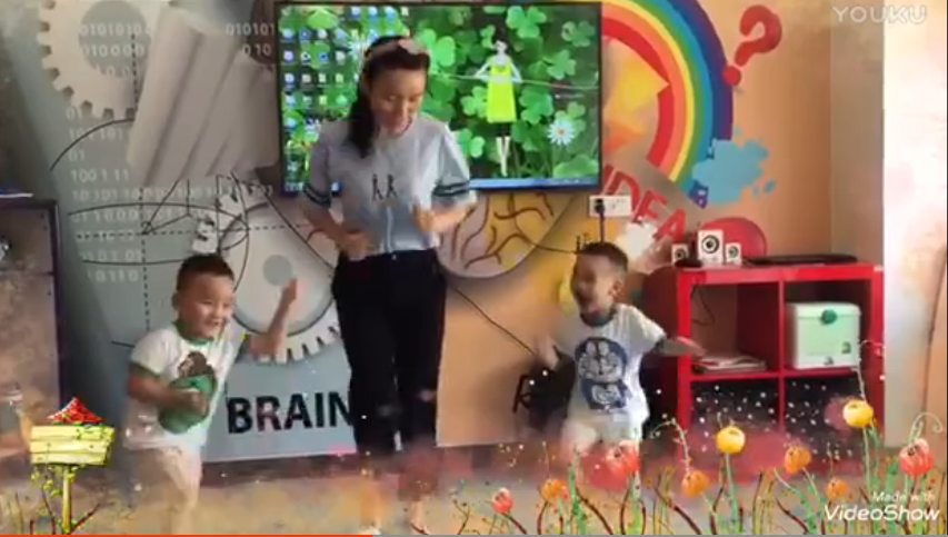 ��һ����������깬���ġ���ѧ�˶����ַ�Ӧ��Ϸwalking walking��