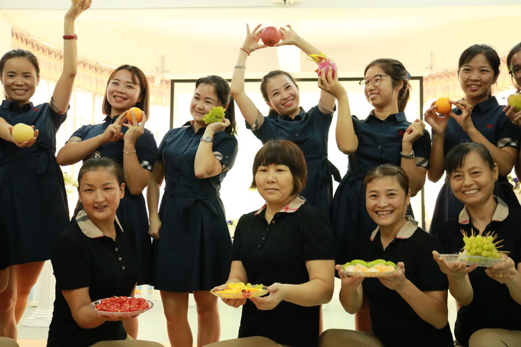 ���£��������������־��о�����-----������������������Ӣ��ʵ��ѧУ�׶�԰��ף��ϯ���˶�