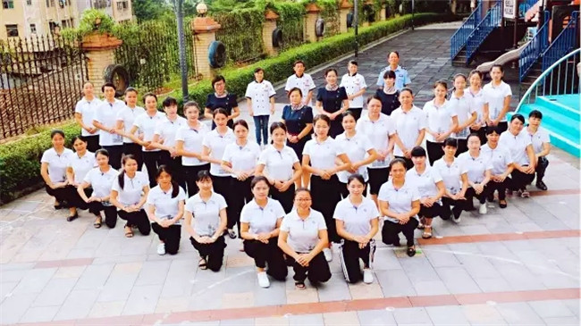 ����ʮ�ﲻ���㣬�����������ױ�һ����Э����������ˮ��ͥ�׶�԰��ϯ����ף���������˶�