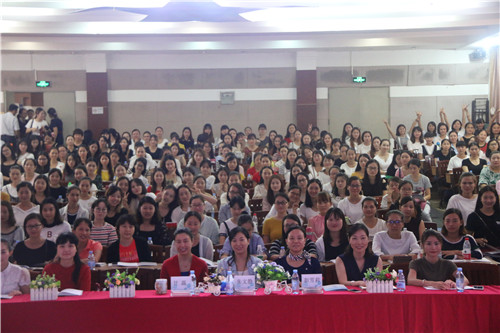 �µ�����չ���ң�������������ǰ�����ഺ