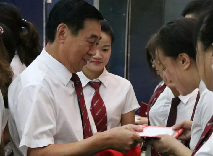 ����Ч�ʸߣ������������������£���������������Ӣ��ʵ��ѧУ��ѧ�ڿ�ѧ��Ȼ����