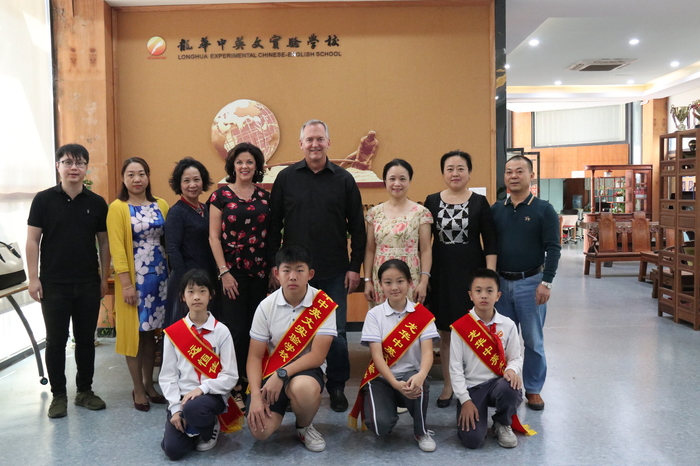 ������У��˹��ѧУ��У���������������й��ʽ���֮·̽��