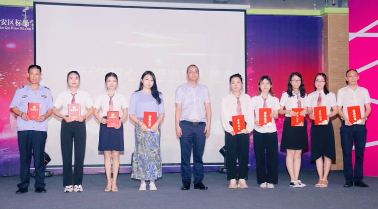 ����ѧУ| ��ϯ����������ʦ��������