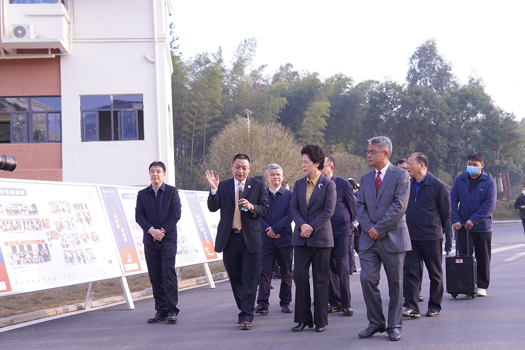 ����ʡ��Э���鸱����������ӵ����ݱ�һ����ѧ��������չ���ź��߷õ���