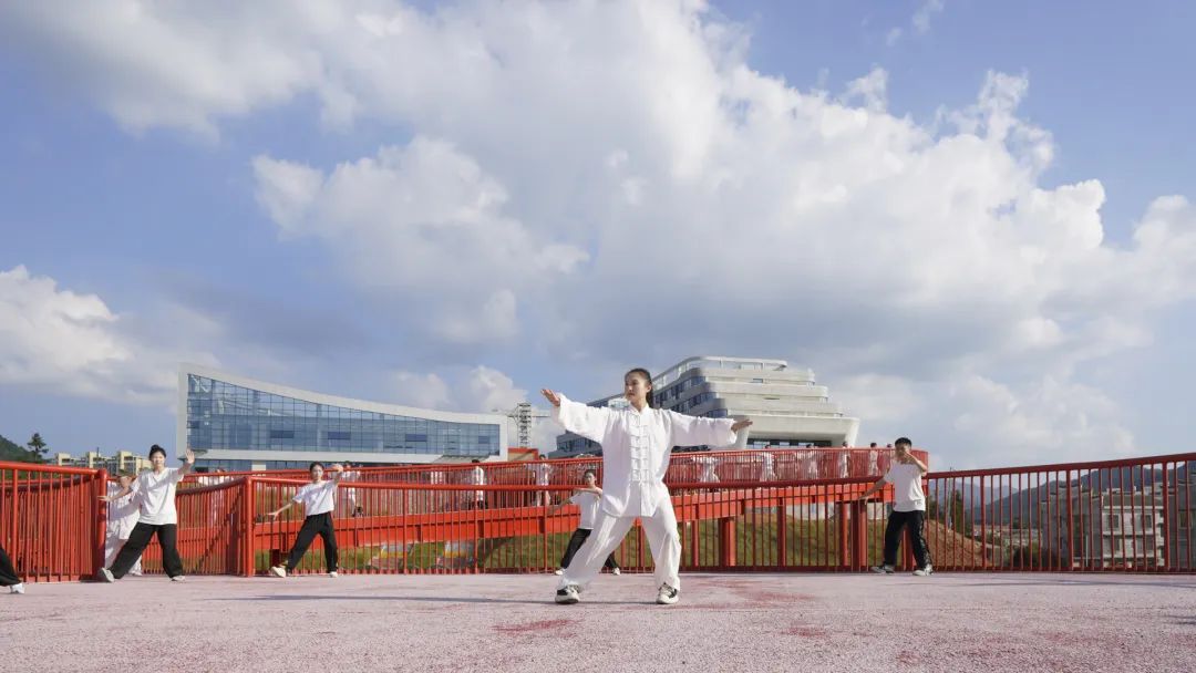 ��һ��������Ӫ������Ӫ��������������̫�����¹ھ�Ƚǧ�����潻��